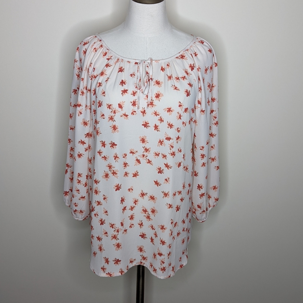 🔴2/$30 - Ann Taylor Loft Flowy Floral Blouse Size Medium
